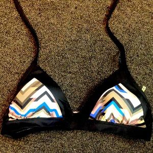 Vitamin A bikini top size medium (cut size tag out!)